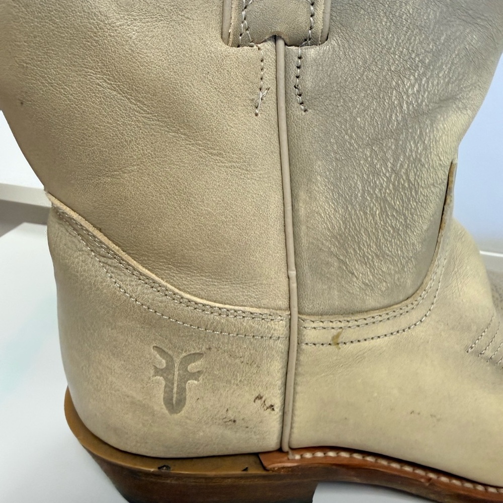 Women’s Cream Leather Western Boots - Picture 3 of 6